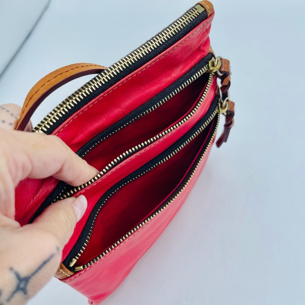 $SALE$DOONEY & BOURKE SALMON CROSSBODY REVERSIBLE  PURSE  WITH 2 POCKETS IN BACK - Picture 7 of 16